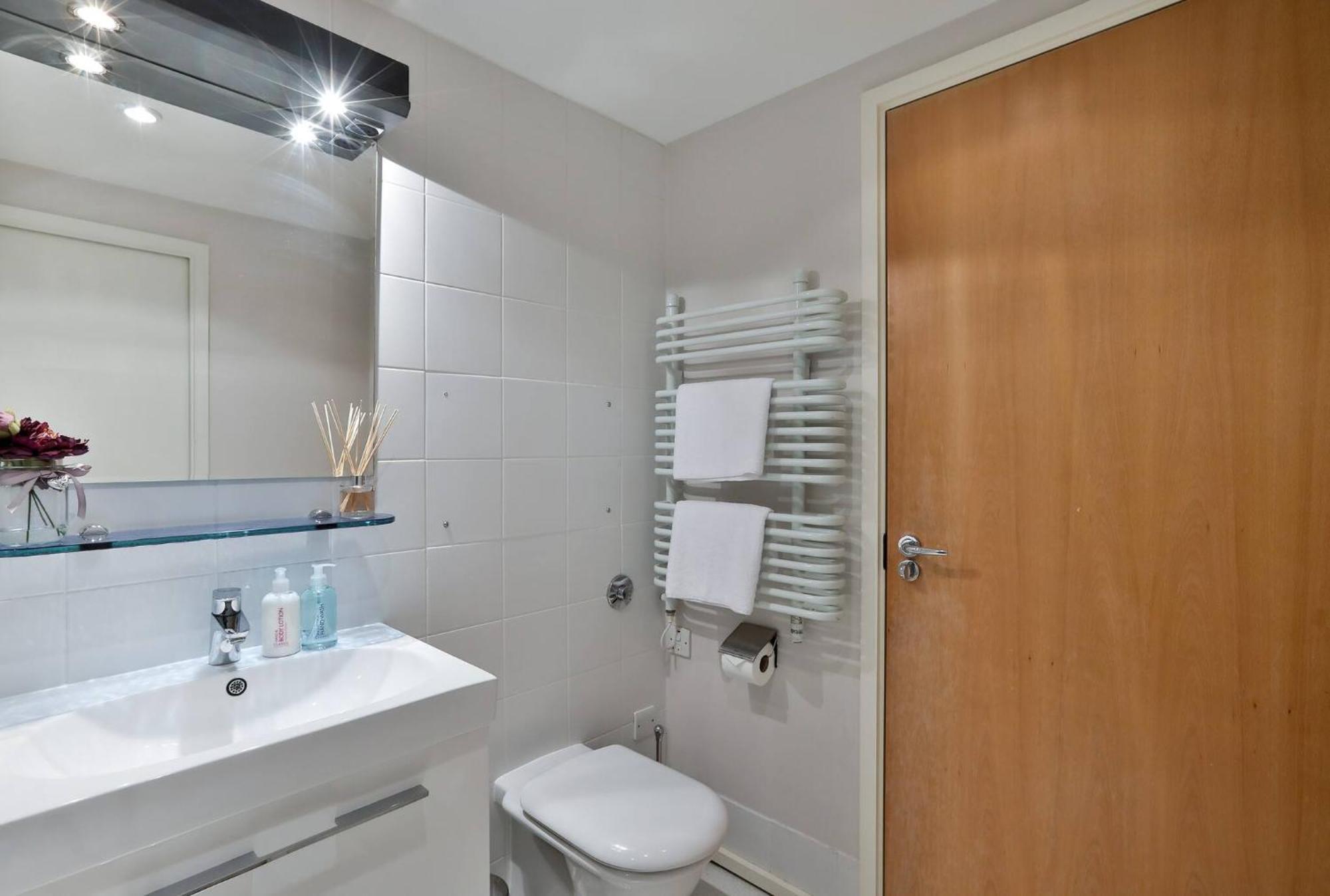 Wild Roses Serviced Apartments - Excel Warehouse 1 London Eksteriør bilde